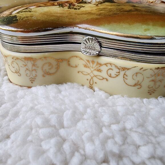 Vintage Porcelain Japanese Music Box Trinket Violin Flower Shaped Lego Brand - Picture 7 of 16